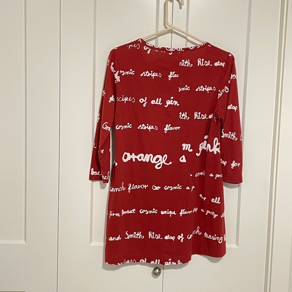 RUNDHOLZ BLACK LABEL S/S 2021 “Rise” Print Berry Red Tee Sz S NWT - Picture 2 of 7